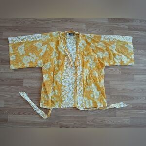 Hoku Hawaiian Yellow Floral Kimono Top